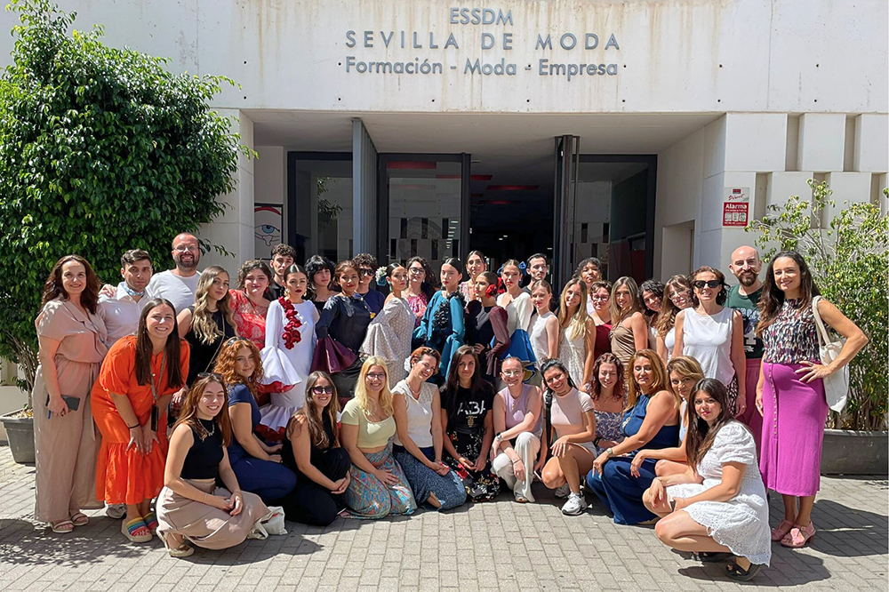 ESSDM clausura el proyecto Erasmus BIP con un desfile de moda flamenca