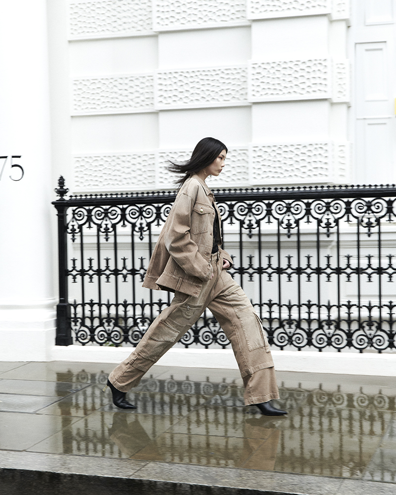 Allsaints reinventa el estilo utility y lleva los pantalones con bolsillos al siguiente nivel