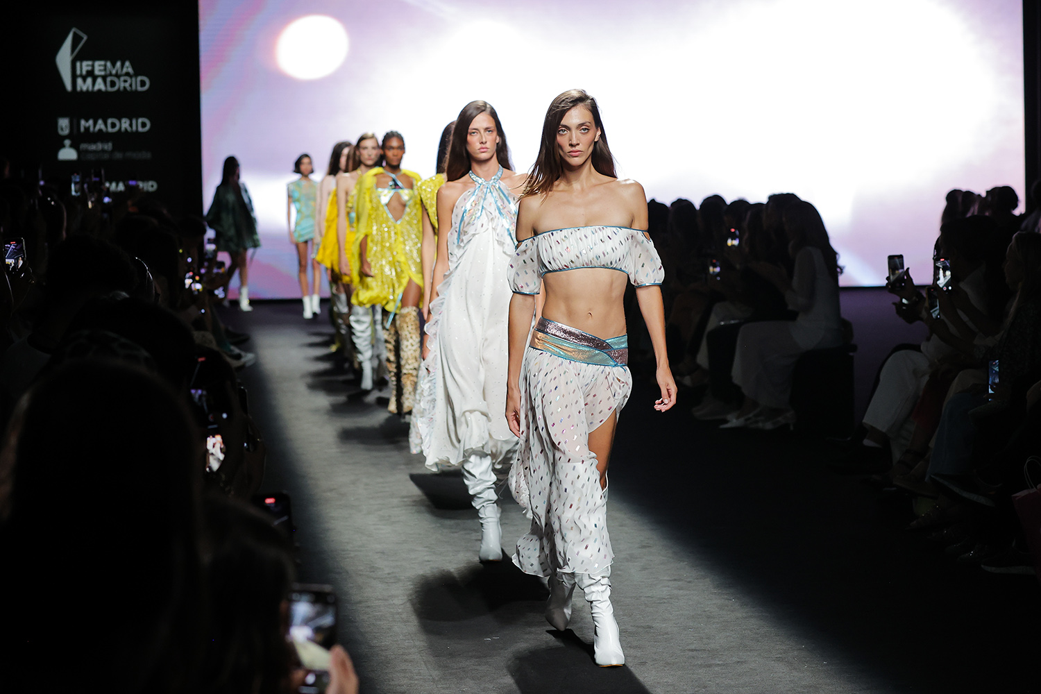 Custo Barcelona ilumina la Pasarela MBFWMadrid con su «Come…and you will see…»