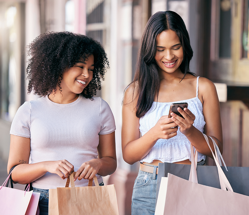 Redes sociales, el centro comercial de la GenZ: 1 de cada 2 jóvenes ha comprado este año a través de ellas