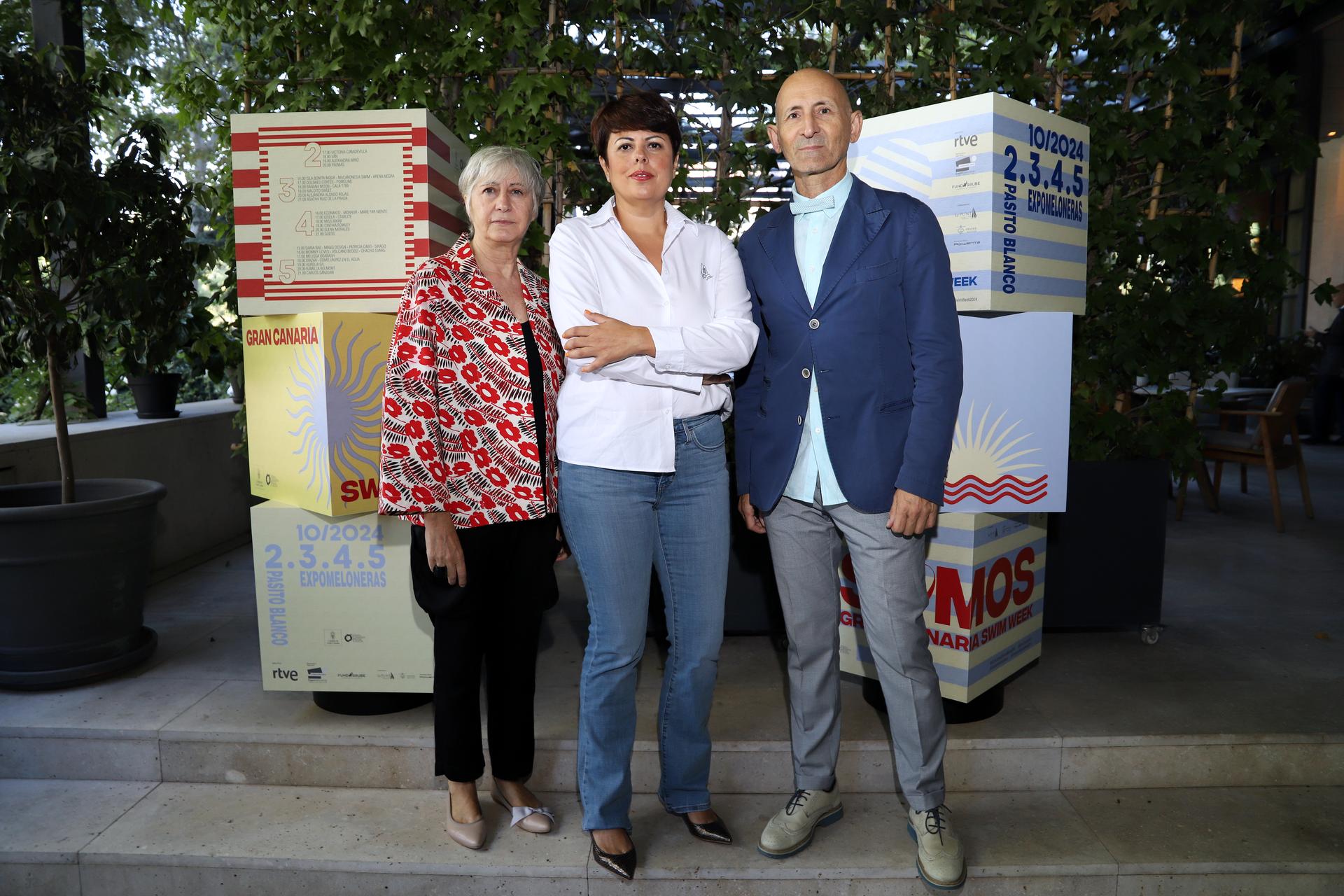 De izquierda a derecha: Pepa Bueno, Minerva Alonso y Modesto Lomba