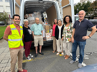 Los buenos resultados de la gestión del textil recogido en el Concello de Marín permiten que Humana apoye a varias entidades sociales locales con productos de primera necesidad