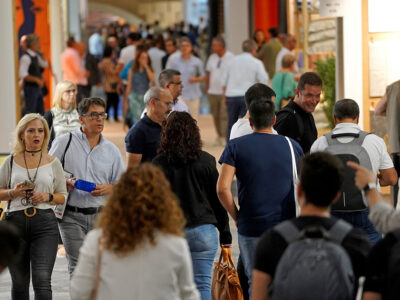 Miles de visitantes profesionales animan la apertura de Feria Hábitat València, Textilhogar y Espacio Cocina SICI 