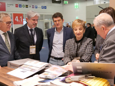 La consellera de la Generalitat Valenciana Marián Cano pide en la feria textil Heimtextil que la maraña normativa europea se adapte a la realidad de las empresas de la Comunitat Valenciana