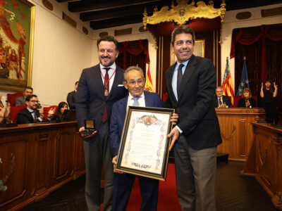 Carlos Mazón destaca la contribución del fundador de Pikolinos, Juan Perán, en la mejora de la sociedad gracias a su generosidad y a su actividad empresarial reconocida internacionalmente