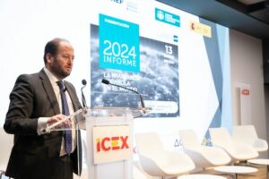 El director general de Internacionalización de la Empresa de ICEX, Pablo Conde, en la inauguración de la jornada de presentación del informe “La Franquicia Española en el Mundo 2024”, elaborado por la Asociación Española de la Franquicia (AEF) con la colaboración de ICEX y del Grupo Cooperativo Cajamar