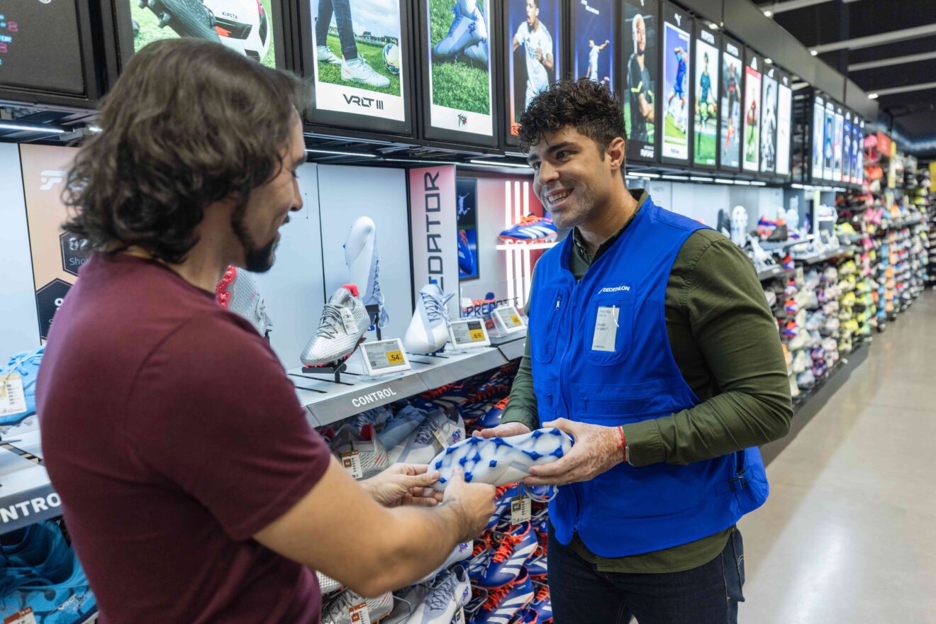 Decathlon lanza una campaña de contratación con más de 650 vacantes disponibles