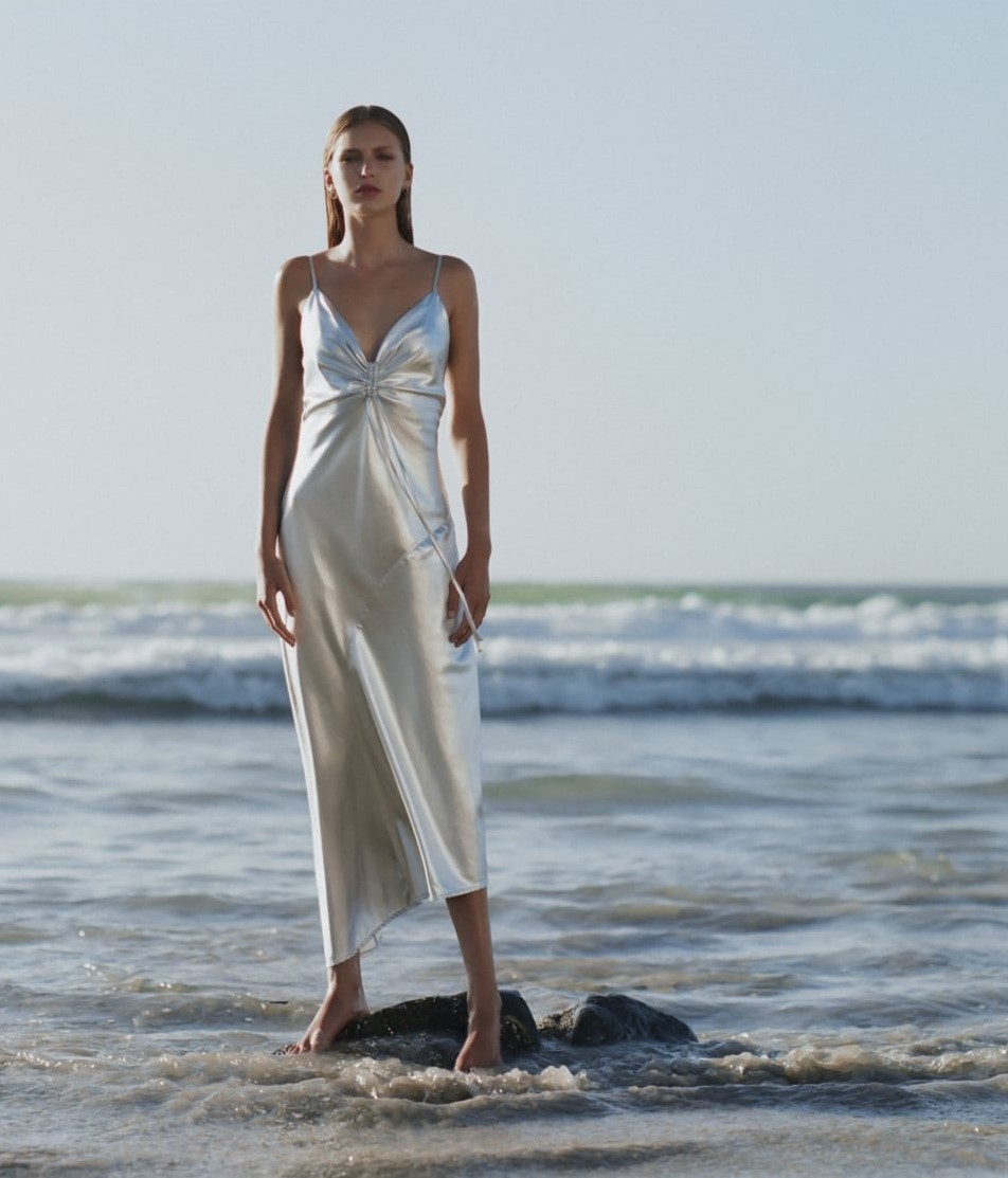 Verano en plata: el brillo mas cool de AllSaints para deslumbrar esta temporada