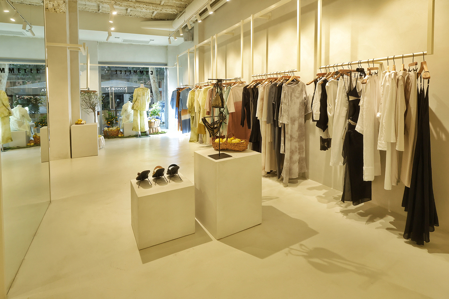 Commelle by Totón Comella abre su segunda tienda en Barcelona y presenta su nueva colección, inspirada en los veranos de infancia de sus fundadoras