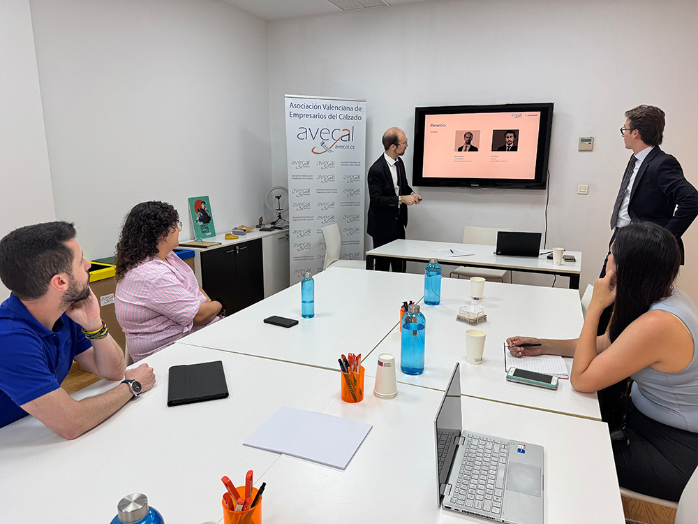 Cuatrecasas y Avecal abordan los cambios normativos en materia de propiedad industrial y aspectos fiscales aplicables al calzado durante una jornada