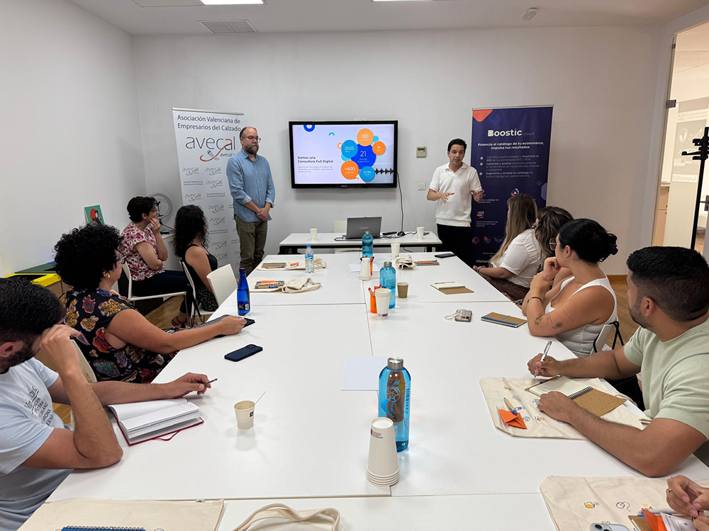 Avecal y Redegal se adentran en cómo optimizar el catálogo online de las empresas del calzado para mejorar la conversión