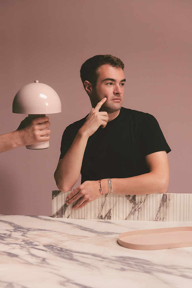 Sigfrido Serra: “Pinknic es una invitación a sentarse, sonreír y disfrutar del diseño textil, en rosa”