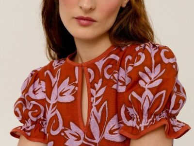 BYAN viste el verano con estampados y mangas abullonadas