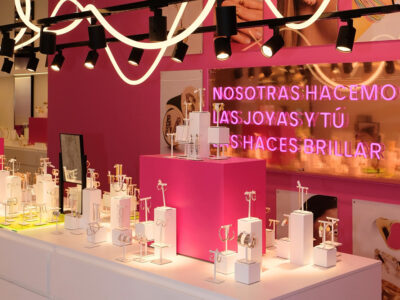 Singularu abre su primera tienda en Pamplona con una fiesta de inauguración para todas sus clientas