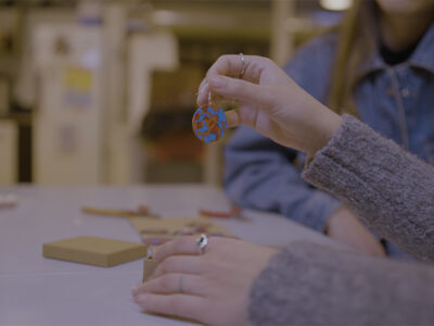 Lamp-Elisava-Arrels: Una colaboración que hace realidad la circularidad del residuo postindustrial, generando un impacto social