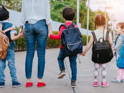 Casi la mitad de los consumidores espera a septiembre para hacer las compras de la vuelta al cole