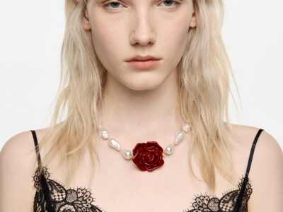 BIMBA Y LOLA lanza 'Blue Velvet': una nueva cápsula de bisutería inspirada en David Lynch