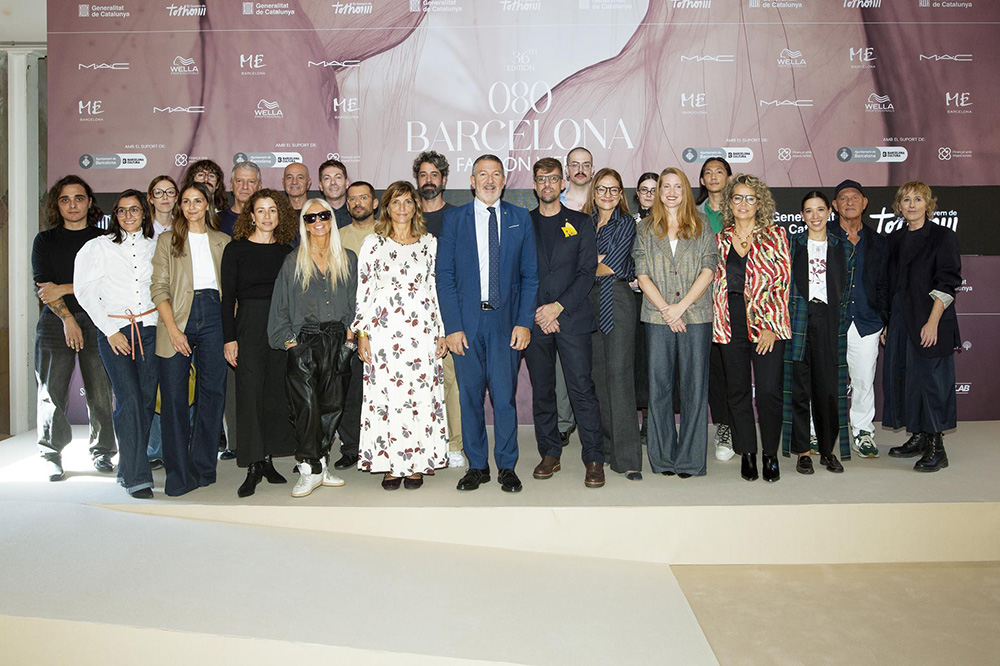Miquel Sàmper i Rodríguez, Conseller Conseller d’Empresa i Treball de la Generalitat de Catalunya, Moisés Rodríguez, director del Consorci de Comerç, Artesania i Moda y Marta Coca jefa del Àrea de moda del CCAM y project manager de 080 Barcelona Fashion, juntamente con diseñadoras, diseñadores y marcas