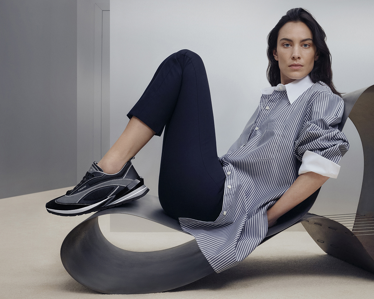 HOFF presenta nueva era con David Tourniaire-Beauciel al frente del diseño y Alexa Chung como nueva imagen