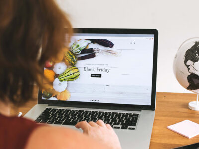 Los consumidores españoles adelantan sus compras navideñas, pero el gasto se modera