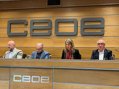 Ángela de Miguel, presidenta de CEPYME, destaca al sector del calzado español como ejemplo de pyme durante el nombramiento de Vicente Pastor como nuevo presidente de FICE