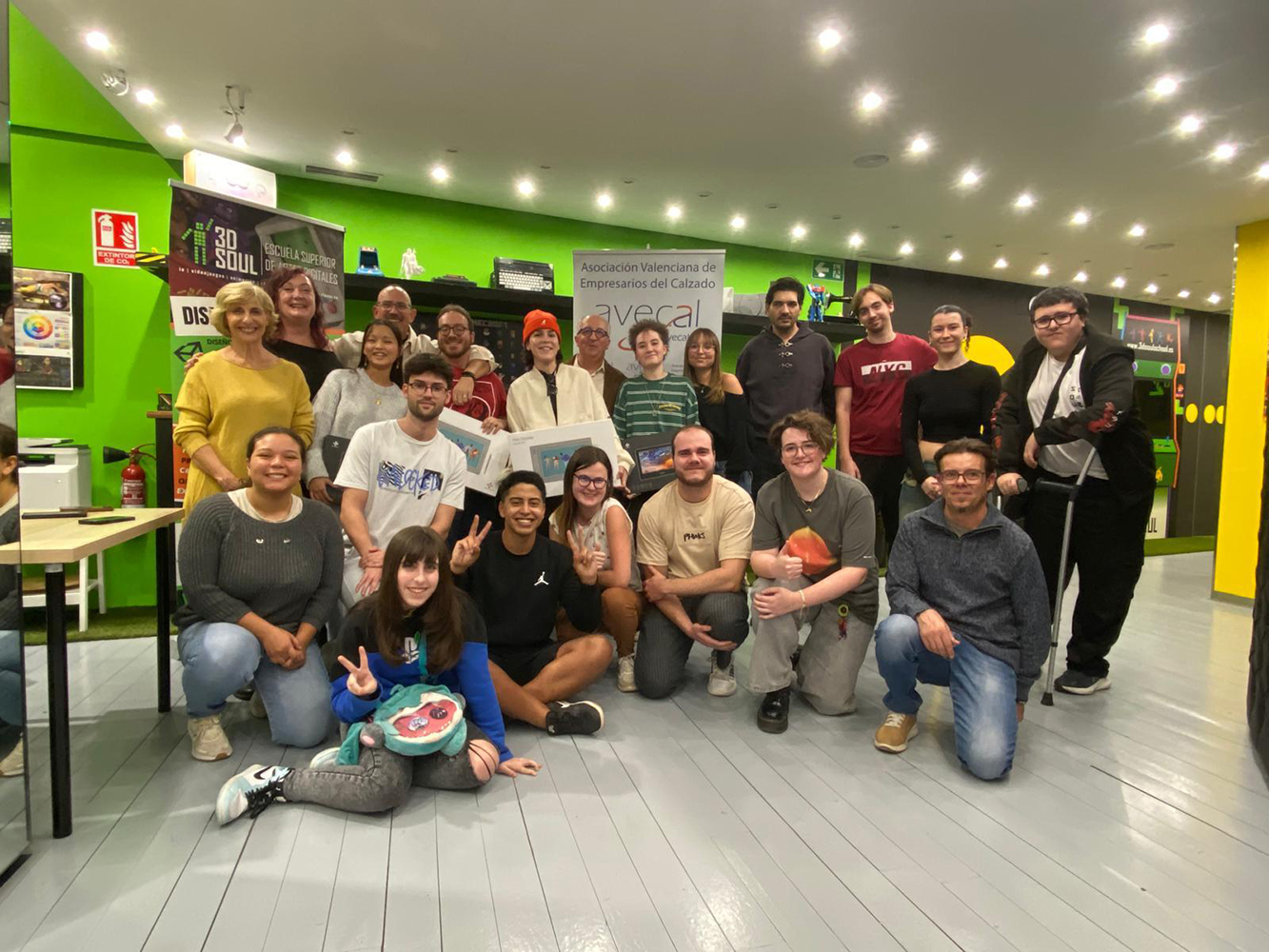 Avecal y la Escuela superior de artes digitales 3DSoul impulsan la segunda edición de la Footwear Jam, un evento pionero que integra diseño e IA en el sector calzado