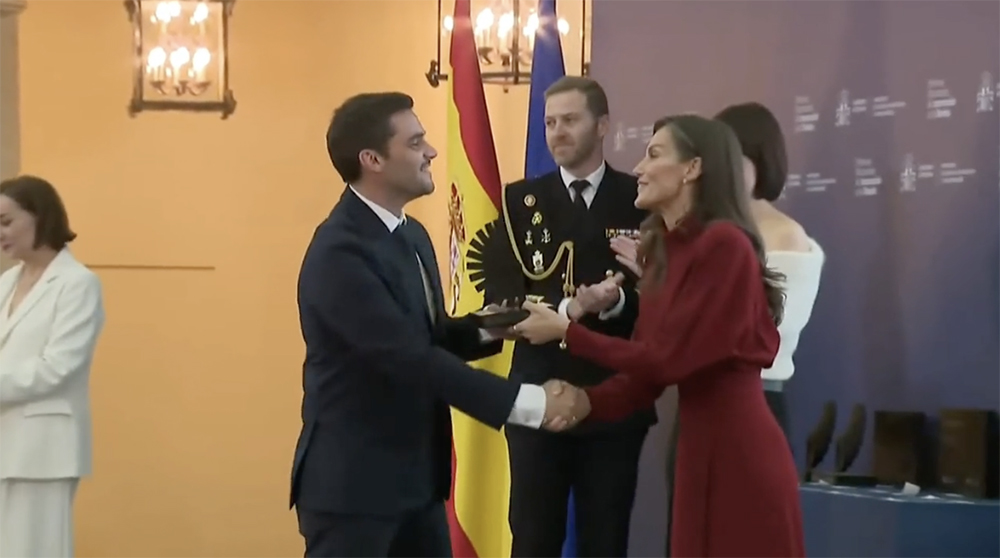 Federico Sainz de Robles, fundador y CEO de Sepiia, recibe el Premio Nacional de Innovación 2025 por su apuesta en moda inteligente y sostenible de manos de S.M. la Reina Letizia