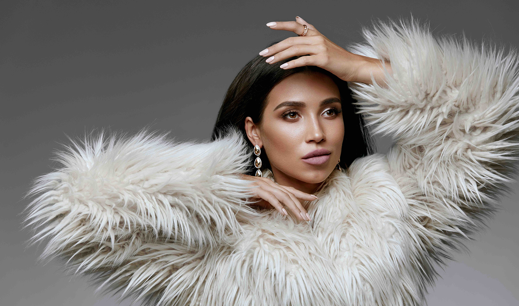 Manicuras de invierno 2025-26: tendencias, colores y estilos