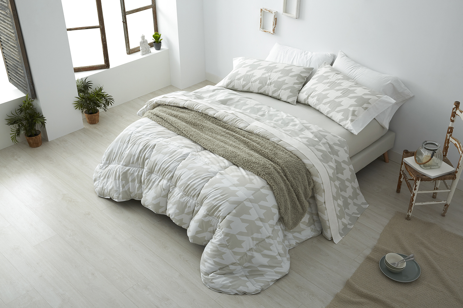 Iconos de la alta costura en la ropa de cama de Burrito Blanco, el patrón “Pata de Gallo”