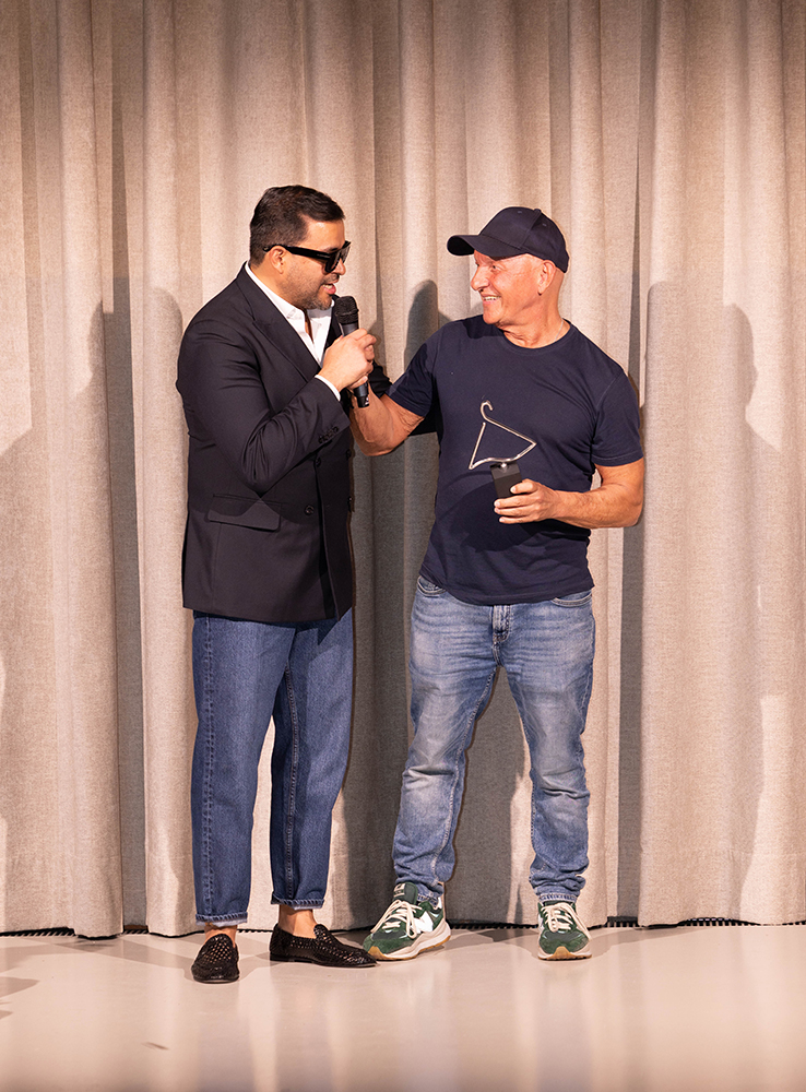 Custo Dalmau recibe el Premio Influencia Hispana en la Moda