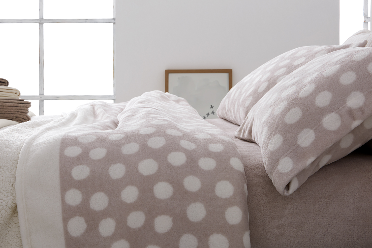 Iconos de la alta costura en la ropa de cama de Burrito Blanco, el motivo Polka Dot