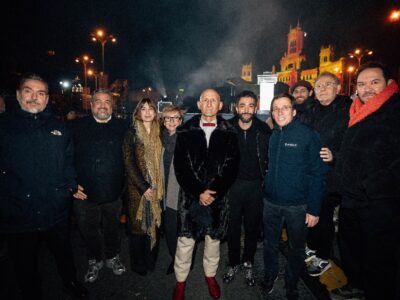 El alcalde de Madrid José Luis Martínez – Almeida acompañado de Juan Duyos (presidente de ACME y director creativo de Duyos), Nacho Aguayo (director creativo de la línea de mujer de Pedro del Hierro), Paula Maiques e Isabel Sanchís (directoras creativas de Isabel Sanchís), Modesto Lomba (director creativo de Devota & Lomba), Pablo Erroz (director creativo de Erroz), Roberto Verino y Ulises Mérida. Crédito: Nu-do / Christian Hors
