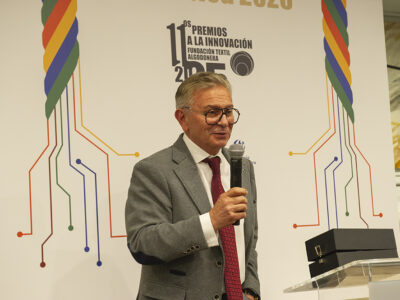 La Asociación Industria Textil Algodón AITPA homenajea a Pepe Serna, presidente de ATEVAL, y a Jaume Valeri de Fontfilva con la “Flor del Algodón”