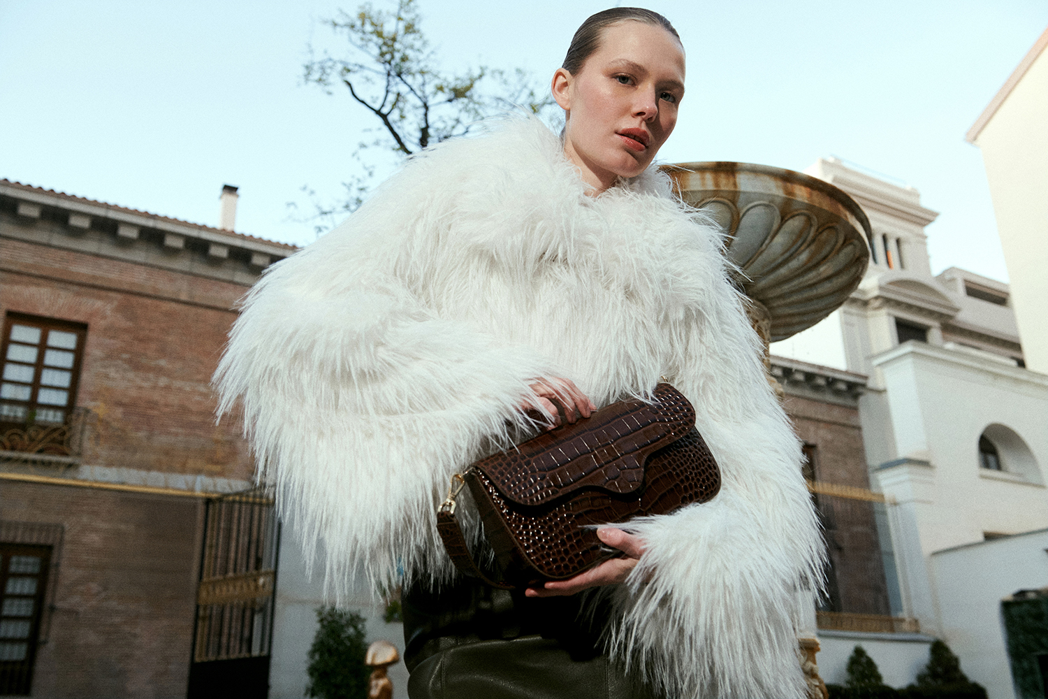 Leandra: New Collection Stone Light