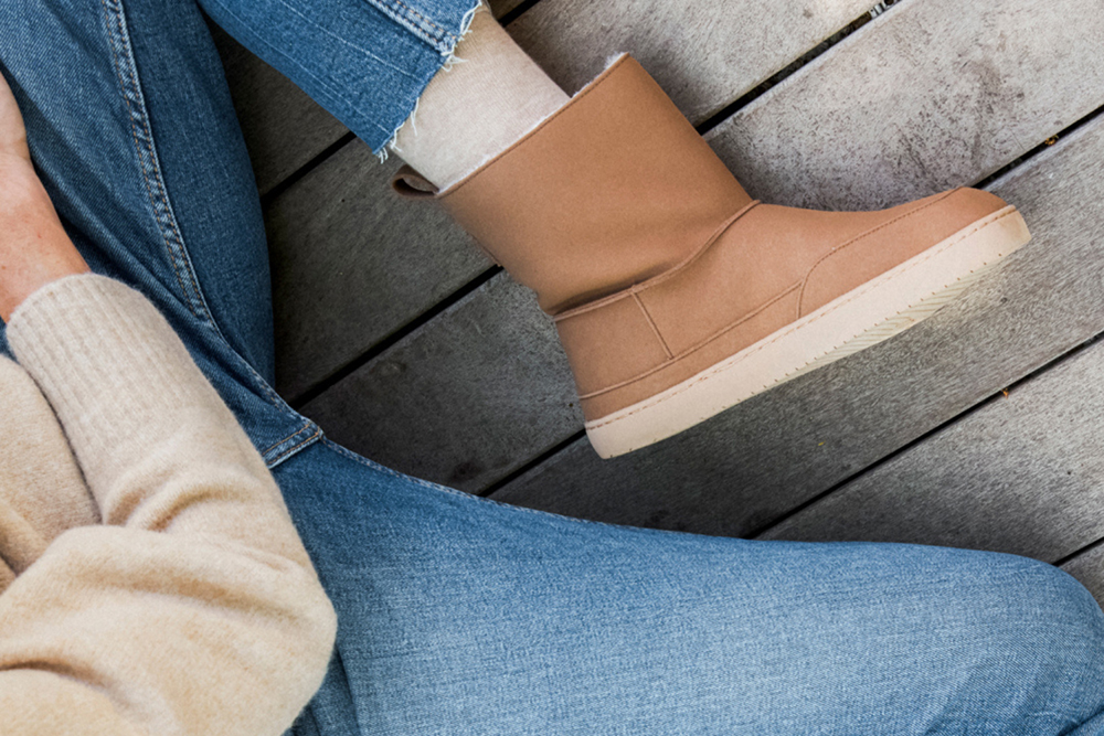 Barefoot y calentitas: así son las botas 'furry' de MURIS BRAND que serán tu salvavidas este invierno