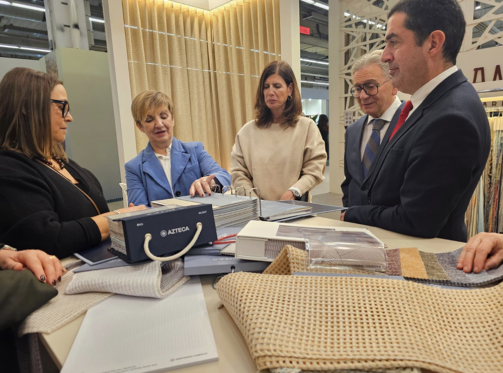La consellera de Industria de la Generalitat Valenciana Marián Cano apoya las peticiones del sector textil valenciano ante la sobrerregulación normativa europea