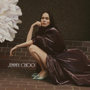 Jimmy Choo lanza su nueva campaña femenina spring 2026 “Les Fleurs"
