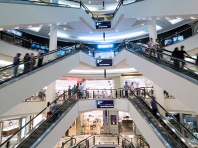 Aumenta un +0,7% la afluencia a los centros comerciales durante el mes de diciembre en España, según Sensormatic Solutions