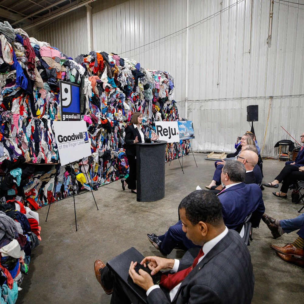 Reju y Goodwill of the Finger Lakes impulsan la regeneración de textiles post-consumo