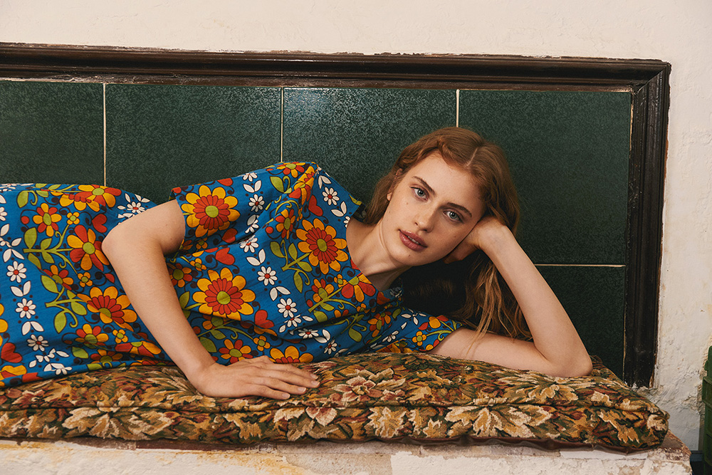 La colección Primavera-Verano 2026 de Compañía Fantástica es un homenaje al estilo de vida mediterráneo, al arte de disfrutar sin prisas, a las sobremesas que se alargan, a la sensación de no tener nada urgente, de que todo va bien.