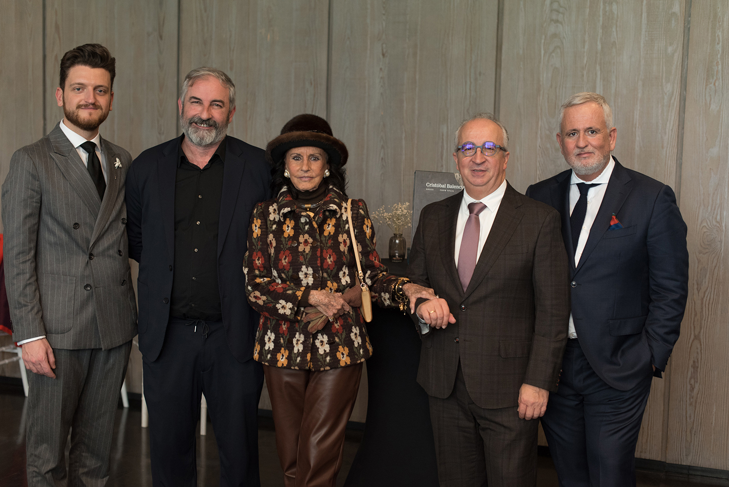 El Museo del Traje acoge la presentación del libro “Cristóbal Balenciaga | Shoes from Spain Tribute”, una obra de colección que celebra el legado del maestro
