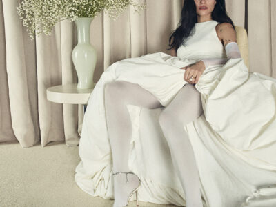 Jimmy Choo presenta “The rules of engagement”, su nueva campaña nupcial protagonizada por Gabbriette