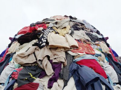 La nueva era de moda sostenible: la UE prohíbe destruir ropa y calzado no vendidos