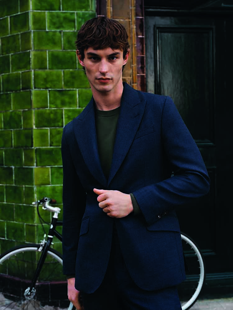 Mango Man refuerza su posicionamiento premium con una colaboración junto a la emblemática sastrería británica Richard James