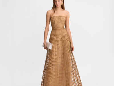 Tejidos protagonistas y volúmenes escultóricos, así es la colección de fiesta de SIMORRA