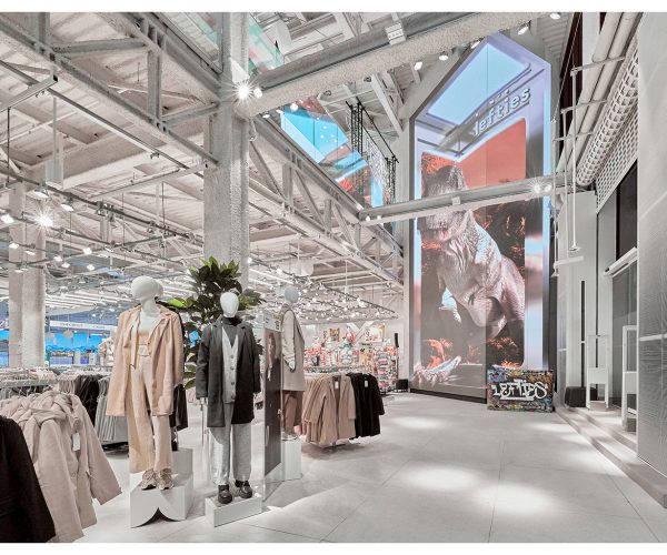 Inditex abre este viernes su Lefties Digital Store Portal Barcelona en la Ciudad Condal