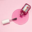 ¿Uñas débiles y agrietadas? Nuevo Hard to Resist Glow & Shine de essie