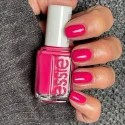 Los esmaltes de essie en color Viva Magenta de los que no querrás separarte en 2023