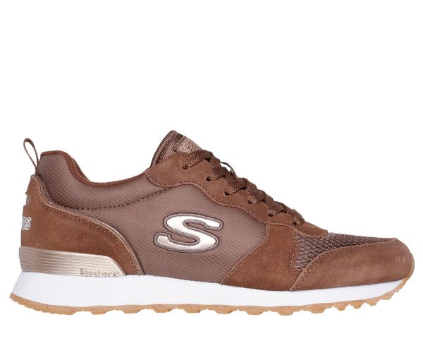 Skechers pone a tus pies el cálido Mocha Mousse, tono del 2025 según el Pantone Color Institute