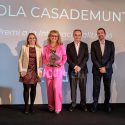 LOLA CASADEMUNT recibe el “Premio UEI 2024” a la internacionalización